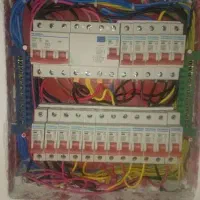 برقکار و تعمیرکار