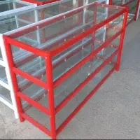 ویترین شیشه ایی