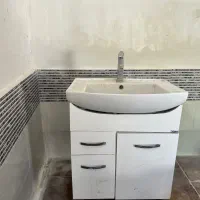 روشویی کابینتی با شیرآب و اتصالات