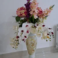 گل و گلدان