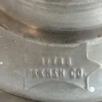 گردسوز قدیمی.|کلکسیون اشیاء عتیقه|تهران, میدان میوه و تره‌بار مرکزی|دیوار