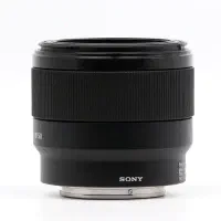 لنز Sony FE 50mm f/1.8  پرتره فول‌فریم سبک و شارپ