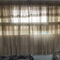 پرده کاملا تمیز و با پارچه جنس عالی