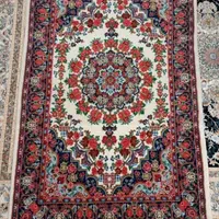 بافنده فرش گل سرخ بیجار
