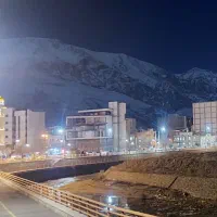 کار گر وارد ساختمانی