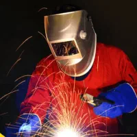 استخدام جوشکار لوله