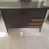 میز و صندلی اداری در حد نو کاملا سالم بدون خط و خش|دفتر کار|اصفهان, باغ کاران|دیوار