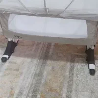 تخت زویه کنار مادر و آغوشی