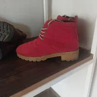 بوتهای سایز ۴۰.