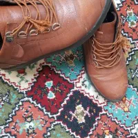 کفش|کیف، کفش، کمربند|قم, نیروگاه|دیوار