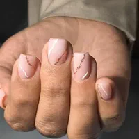 کاشت ناخن|خدمات آرایشگری و زیبایی|قم, زاد|دیوار