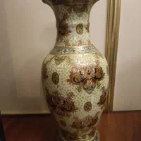 گلدان گل برجسته قدیمی