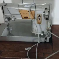 چرخ خیاطی با پایه