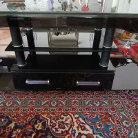 تلویزیون با میز