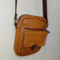 کیف رودوشی تمام چرم گاوی اصل شیک درحدنو کاملا سالم