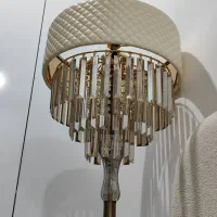 آباژور ایستاده