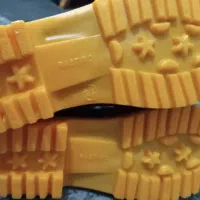 چکمه|کیف، کفش، کمربند|رشت, کوی قدس|دیوار