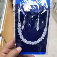 نیم ست مجلسی نگین دار در طرح های مختلف بدلیجات|بدلیجات|قم, ارم|دیوار