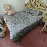 تخت دو نفره به همراه پاتختی و دراور