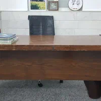میز اداری و صندلی دسته دار