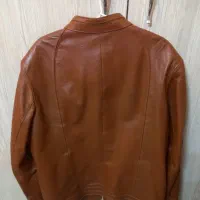 کت چرم|لباس|مشهد, هفت تیر (آب و برق)|دیوار