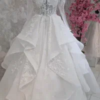 یک نفر جهت شست و شوی لباس عروس نیازمندیم