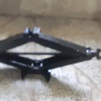 یک عدد جک پنچری سواری پژو سمند