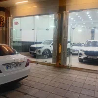 منشی نمایشگاه