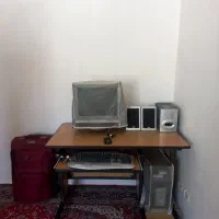 کامپیوتر و میز کامپیوتر