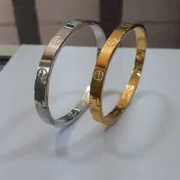 دستبند کد دار