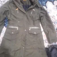 کت باند سبز بسیار نو وسالم تو عکس خوب نیفتاده