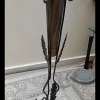 گلدون کنار سالنی