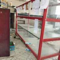 ویترین شیشه‌ای فلزی محکم