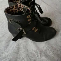 نیم بوت سایز39 فقط 150