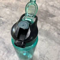 بطری آب نی دار