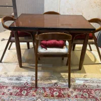 میز چهار نفره