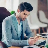 پشت میز بشین 50 میلیون پول دربیار