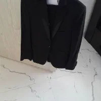 کت تک و کت وشلوار مشکی همراه پیراهن سفید