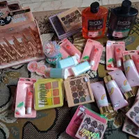 فروش لوازم آرایشی به علت تغییر شغل