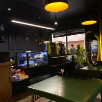 باریستا خانم کافه ادریس