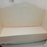 تخت چوبی