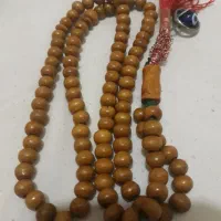 تسبیح شاه مقصود زرد قدیمی وخوش دست|کلکسیون اشیاء عتیقه|ملارد, |دیوار