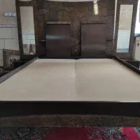 تخت خواب دونفره و پاتختی