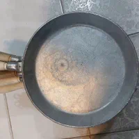 مایتابه دسته چوبی چدن روسی|ظروف پخت‌وپز|مشهد, خین عرب|دیوار
