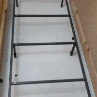 فلز زیر تختی (پایه تخت)