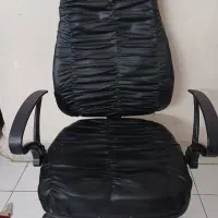 صندلی  مدیریت اداری  کاملا سالم وتمیز