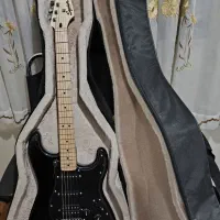 گیتار الکتریک squier Sonic Stratocaster|گیتار، بیس، امپلیفایر|شهرکرد, |دیوار