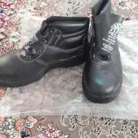 کفش کار|کیف، کفش، کمربند|قم, آزادگان|دیوار