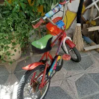 دوچرخه  قرمز  ۱۶