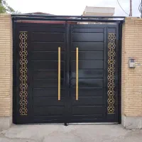 نقاش ساختمان دروپنجره فلزی، درحیاط، انجام سریع کار